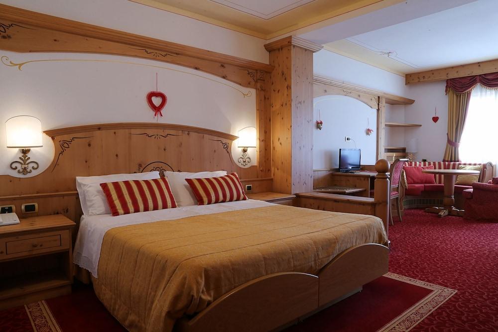 פאי דלה פאגאנלה Hotel Belvedere Srl מראה חיצוני תמונה